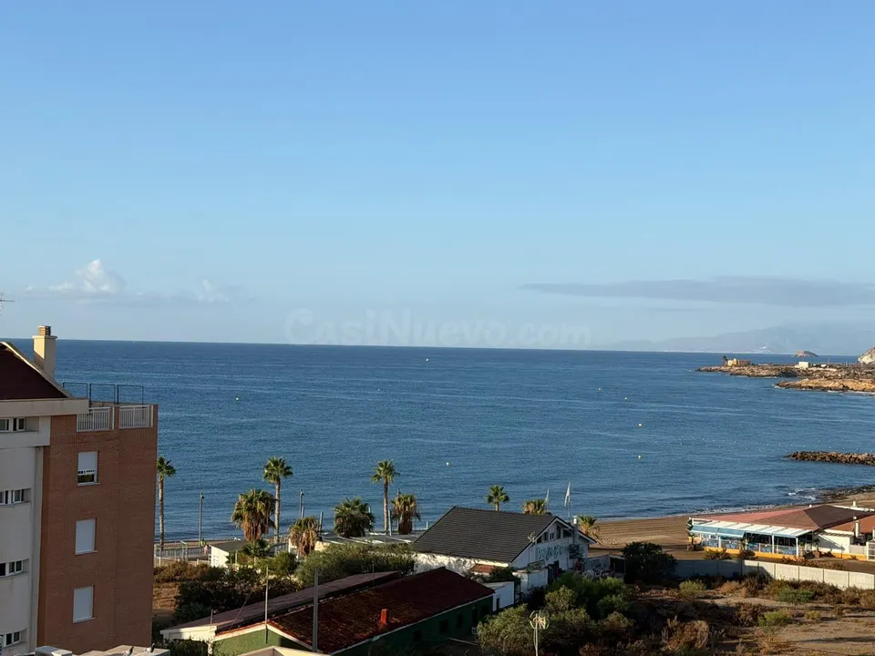 Encantador Piso con Vistas al Mar
