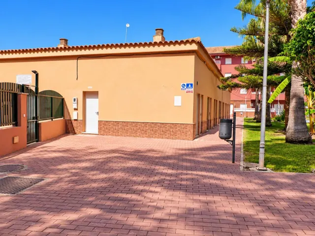 ¡¡¡LUMINOSO PISO DE TRES DORMITORIOS Y DOS BAÑOS EN LA LAGUNA!!! — 29