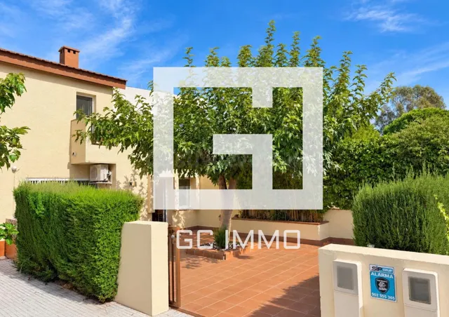 Casa en venta, en la urbanización Port Estrella