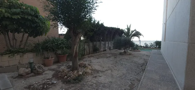 Vive frente al mar en este exclusivo piso en la Playa de Muchavista. — 13