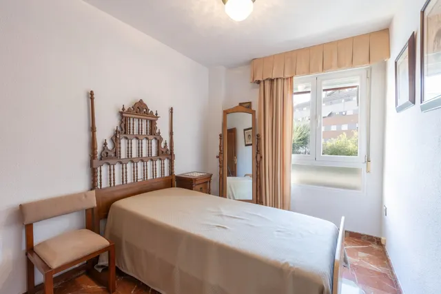 Amplio piso de 4 dormitorios en la prestigiosa urbanización Las Brisas – La Chana — 22
