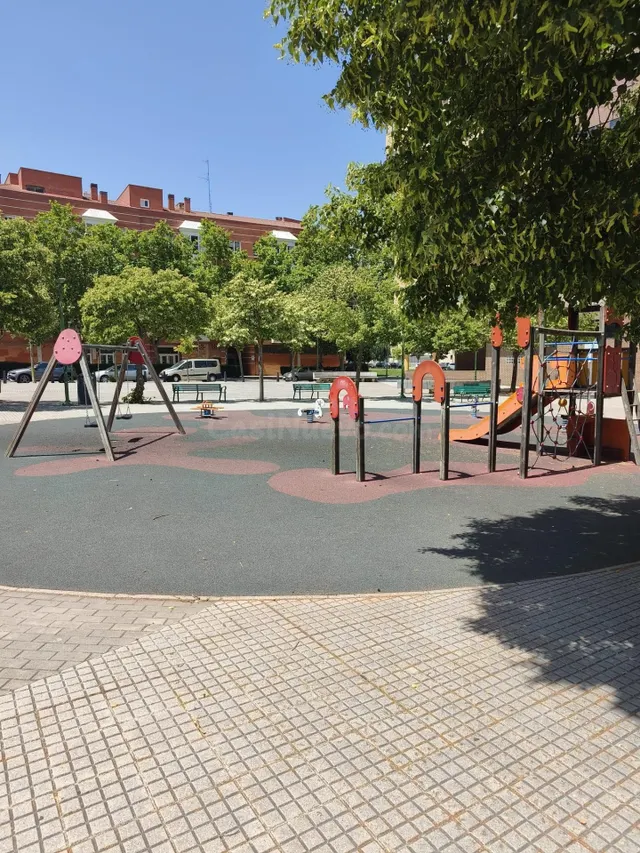 Oportunidad Única en la Zona de Mayor Crecimiento de Burgos - foto 2