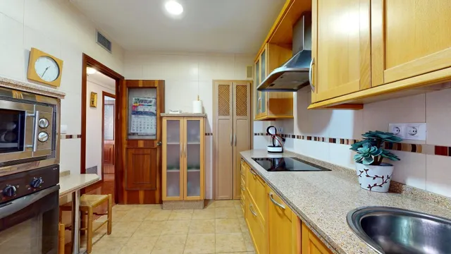Amplio piso de 141 m2 con cochera y trastero en calle Gonzalo Ximénez de Quesada — 20