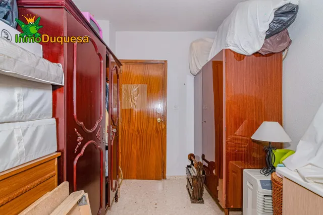 Casa de 7 dormitorios en La Zubia. (Con patio de 16 m2). — 24