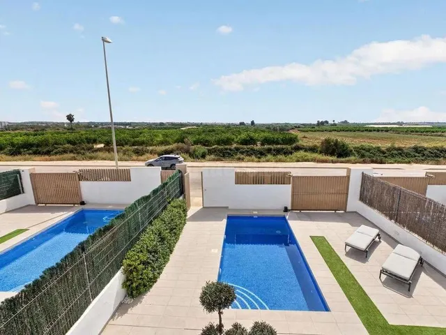 VILLA MODERNA CON PISCINA PRIVADA Y SOLARIUM EN LA AZOTEA | EL RASO, GUARDAMAR — 26