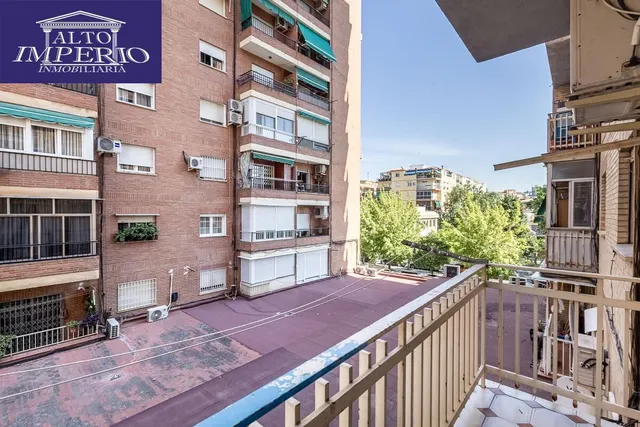 Piso de 3 dormitorios con terraza en plena zona Fontiveros — 4
