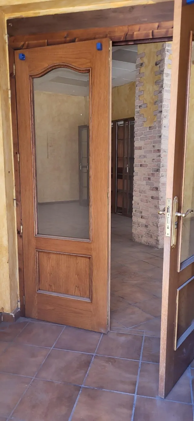 SE VENDE LOCAL COMERCIAL A 2 CALLES, CHAFLÁN EN ARQUITECTO VANDELVIRA. CON MULTITUD DE POSIBILIDADES — 19