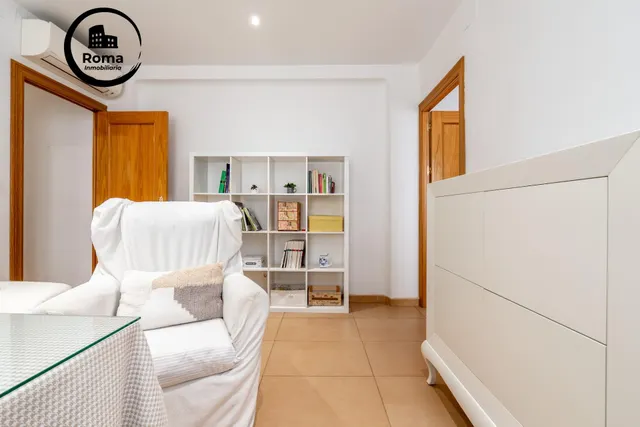 Piso de 87 m2 con 3 dormitorios en Pedro Antonio de Alarcón 27, junto a Recogidas — 30