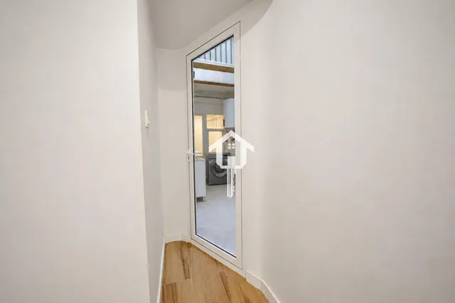Entreplanta totalmente reformada con 2 patios en exclusiva en zona benalúa de Alicante — 19