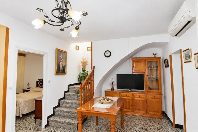 En venta casa pareada de 4 habitaciones, con patio y terraza, barriada las flores — 6