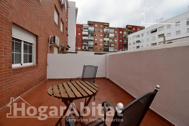 Bonito, luminoso y reformado con gran terraza, balcón y ascensor, cerca del centro — 14