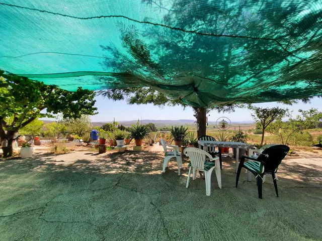 EXCELENTE CHALET EN MONTEALEGRE DEL CASTILLO — 35