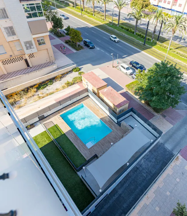 Piso de 5 dormitorios con dos plazas de garaje y trastero doble en Juan de Borbón, Murcia — 11