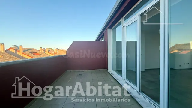 Amplio adosado con dos terrazas en zona demandada — 2