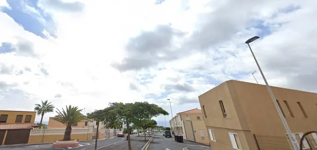 Tenerife sur. San Isidro. Piso 3 habitaciones, salon comedor