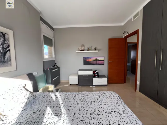 ESPECTACULAR CASA CON PISCINA — 36