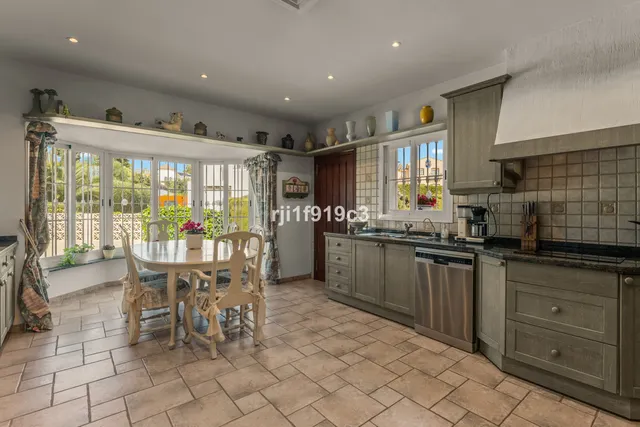 Chalet 4 habitaciones 571m² en venta - Marbella — 5
