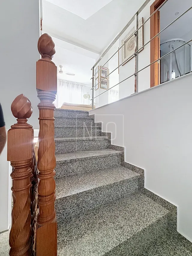 UNIFAMILIAR ADOSADO EN CALLE MAGALLANES, ZONA DE ZIDÍN, GRANADA. — 14