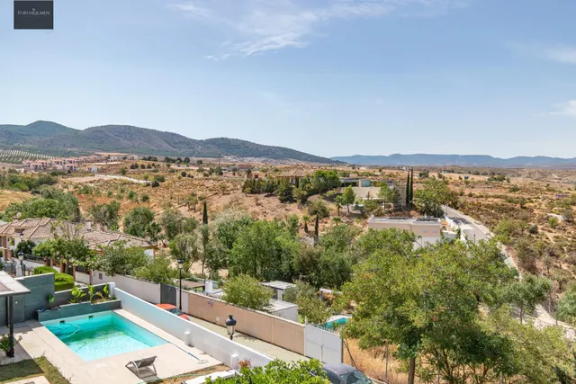 🏡 Tu refugio en la Urbanización Cortijo de la Luz — 39