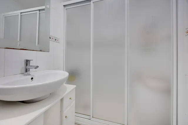 Bungalow planta baja con jardín y piscina junto c.comercial — 32