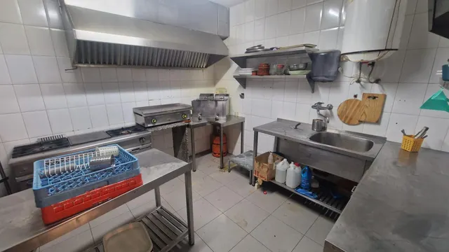 SE VENDE RESTAURANTE EN TORENO — 15