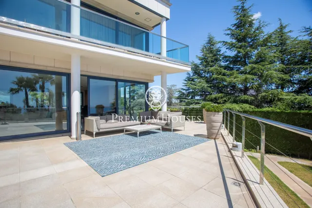 Exclusiva casa en venta con espectaculares vistas al mar y gran privacidad — 17