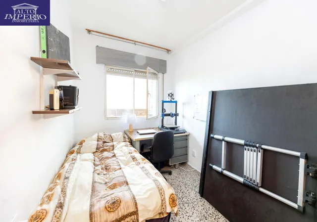 En Venta Piso de 4 dormitorios con ascensor, ideal para reformar a tu gusto. — 14