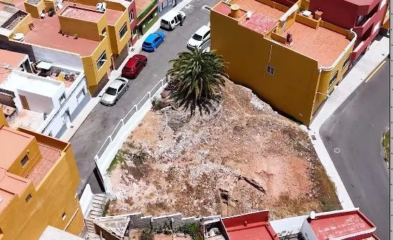 SE VENDE TERRENO URBANO EN LA ATALAYA DE GUÍA - foto 2