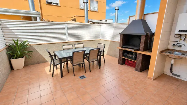 Ref- 08700 Salico presenta Adosado de 4 dormitorios con 80 m2 de terrazas y garaje en  Almazora centro — 17