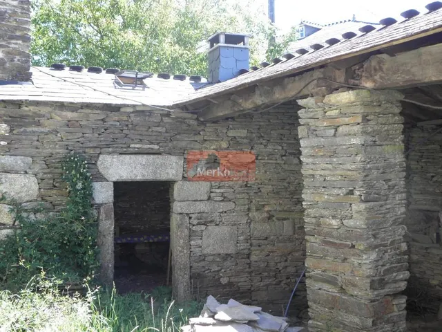 SE VENDE CASA DE PIEDRA SEMI-REFORMADA  CON FINCA CERRADA CERCA DE BÓVEDA — 13