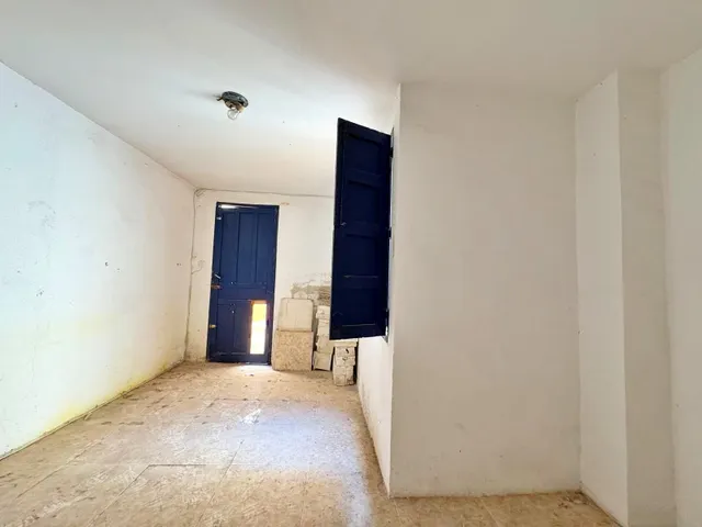 SE VENDE CASA  A POCOS METROS DEL PUENTE DE LA VIRGEN — 10