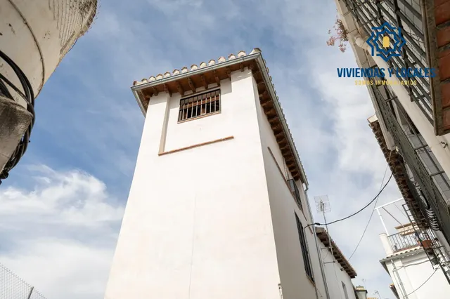 Casa unifamiliar reformada. — 22