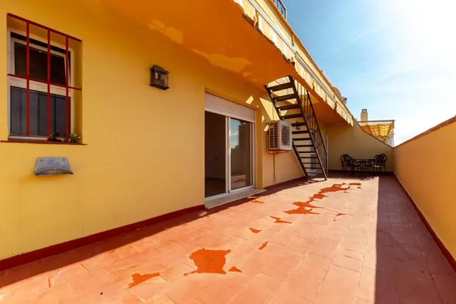 Ático con 100 m2 de espacio exterior, vistas panorámicas y garaje en el centro de Fuengirola – 375.000 € — 26
