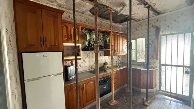 Casa en planta baja con gran patio para reformar en la carretera de medina — 10