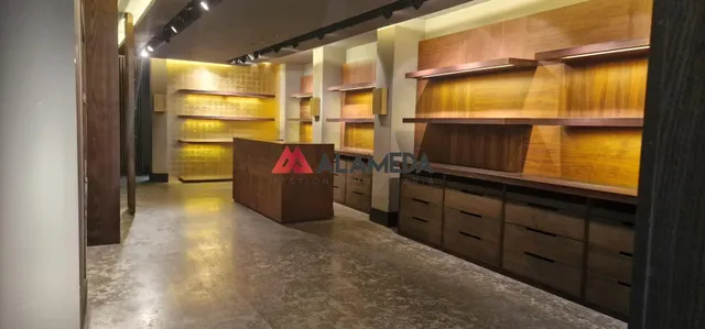LOCAL COMERCIAL EN CALLE LA FUENTE — 4