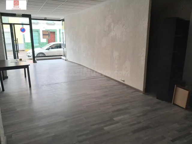 MONTIJO, VENTA LOCAL COMERCIAL ACONDICIONADO FRENTE AL MERCA - foto 2