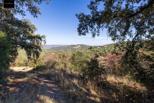 En uno de los pueblos más bonitos de España, finca ideal para rehabilitar y usar como alojamiento turístico — 4