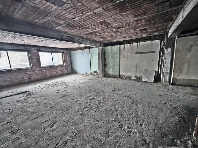 Dos locales para convertir en viviendas en Portanova, Ferrol - foto 5