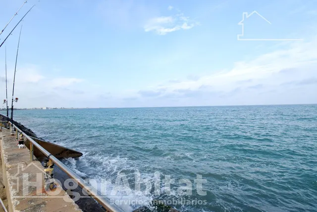 TERRENO URBANO EN PRIMERA LÍNEA JUNTO AL MAR — 32