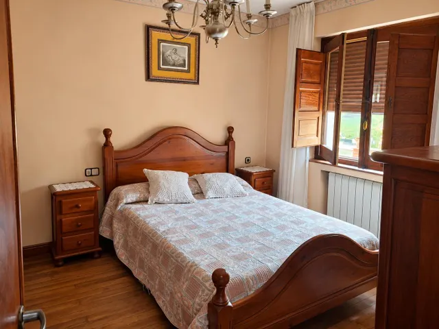 Casa en Carbayín: cuatro dormitorios, dos garajes y terreno para disfrutar de la vida de pueblo — 10