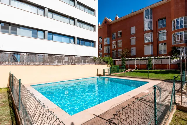 Dúplex exclusivo junto al Parque del Retiro con piscina, jardín y garaje — 42