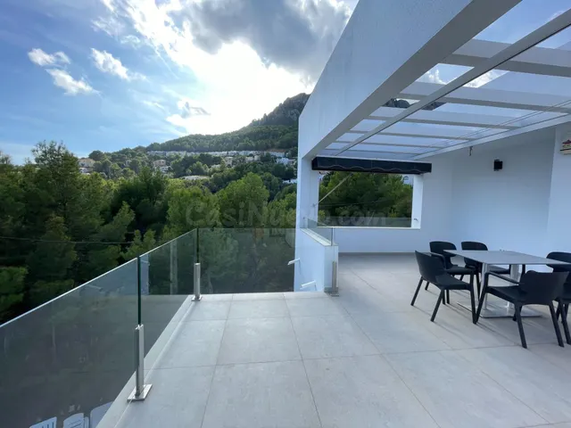 EXCLUSIVA VILLA INDEPENDIENTE EN CALPE CUCARRES CON VISTAS A - foto 4
