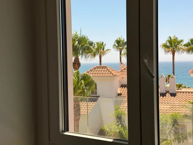 Piso con terraza SUR con vista al Mar solo 300 m del Mar — 36