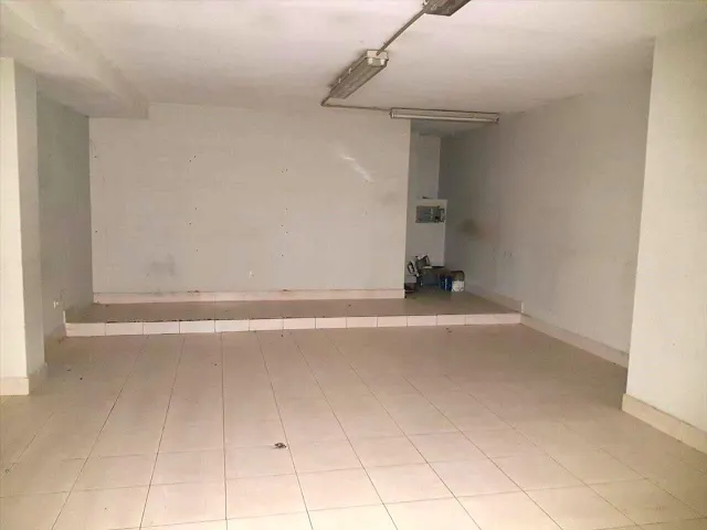 Se vende local comercial céntrico en Oviedo — 7