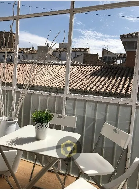 LT/ Apartamento de DOS dormitorios en la zona de Reyes Catól - foto 4