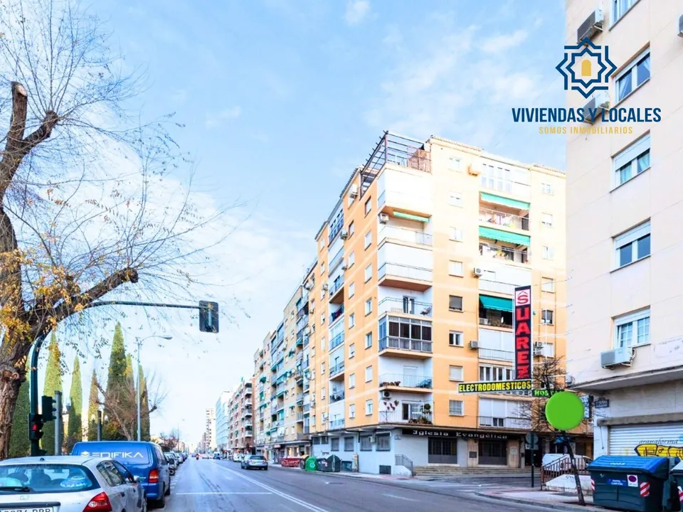 ¡Oportunidad Única en Angel Barrios! Local de 147m2 por solo 190.000€