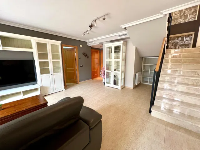 EXCLUSIVA CASA ADOSADA CON ASCENSOR Y PISCINA EN CIUDAD JARDIN — 23
