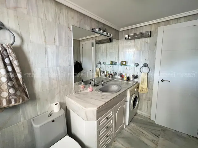 Apartamento con vistas al mar en la Cala de Benidorm — 16