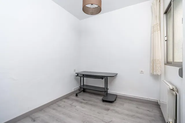 PISO JUNTO CAMINO DE RONDA — 24