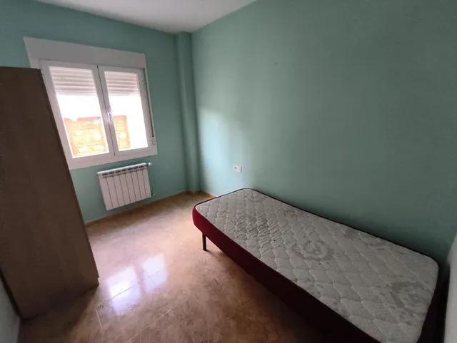 Amplia Planta Baja en el Corazón de Ocaña por €165,000 — 8